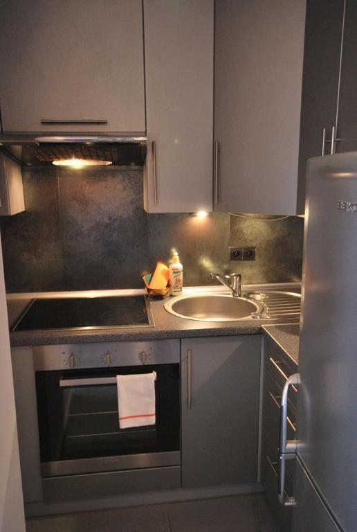 Apartment4You - Solidarnosci Варшава Стая снимка